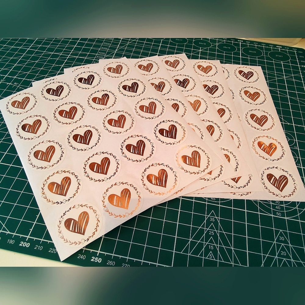 100 heart stickers - Picture 1 of 4
